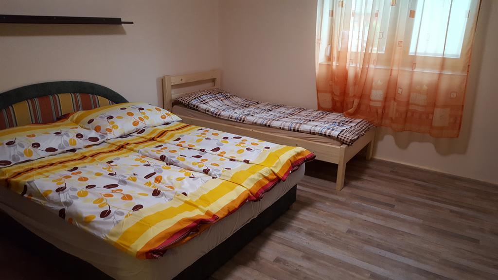 M&M Apartman Тісафюред Екстер'єр фото
